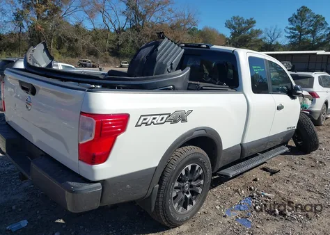 2017 Nissan Titan Pro-4X из США, поврежденный, VIN 1N6AA1C54HN571114